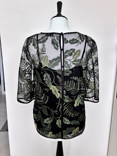 M&S PER UNA . Black Mesh with Green Embroidered Leaf 2 pce Button Back Top Sz 12 - Picture 8 of 8
