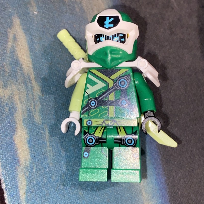 LEGO Minifigure Lloyd Digi Lloyd Armor Shoulder njo570 Ninjago