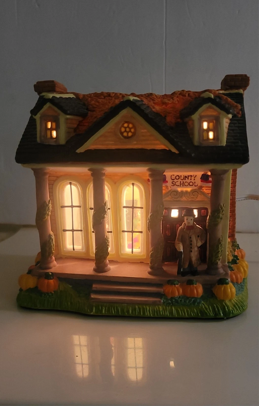 Autumn Accents💛🧡🤎Porcelain Fall-Autumn-Halloween Village Lighted School House