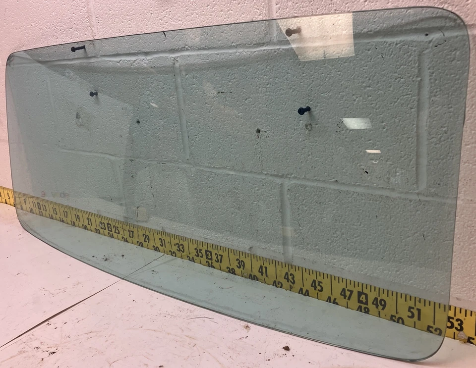 Parabrisas tintado trasero central GM 1957 4 puertas Oldsmobile/Buick (RW108C) usado fabricante de equipos originales Foto 3 de 4