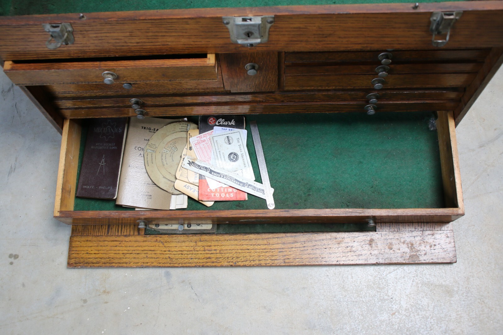 Gerstner & Sons tool box "Journeyman Chest" style 52 1940's oval drawer