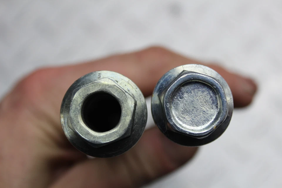 Yamaha V Star 650 XVS650 2005 ejes de llanta delanteros/traseros personalizados con espaciadores Foto 3 de 4