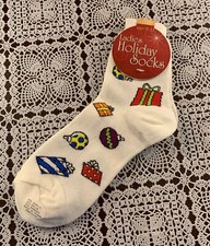 Ladies Holiday Crew Socks Size 9 to 11 Gifts Ornament Design White Brand New