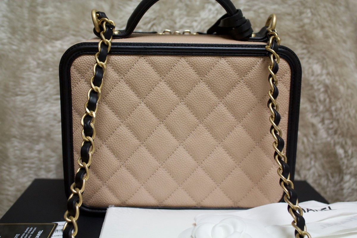 CHANEL Caviar Quilted Medium CC Filigree Vanity Case - w/ PADLOCK + 2 KEYS  - NWT