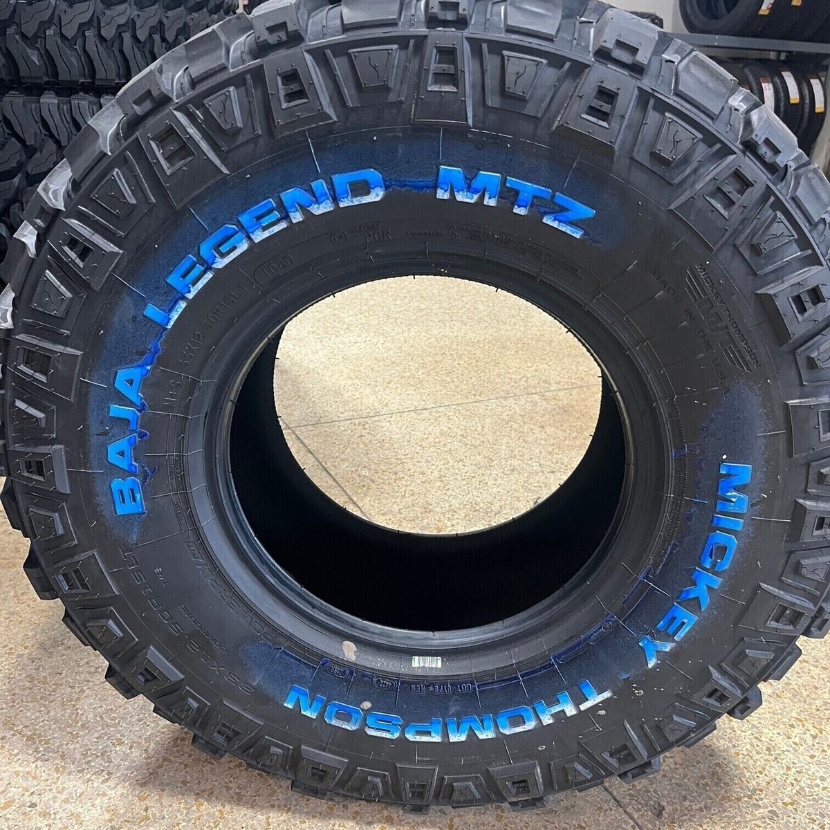 MF1215／50R17 Mickey Thompson Baja Boss M/T 37 X12.50R17 LT 124Q D2 BSW