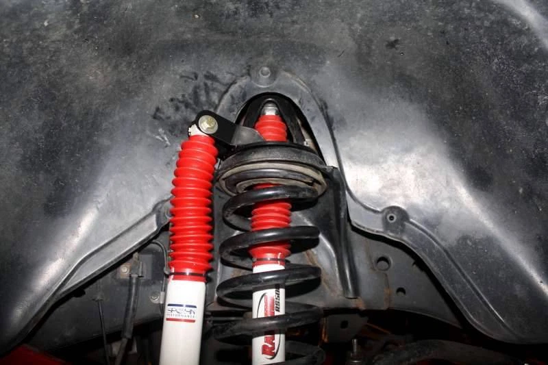 Dual Front Shock Kit | 2003-2013 Dodge Ram 2500 & 3500 4x4 at Stock Ride Height Foto 3 de 3
