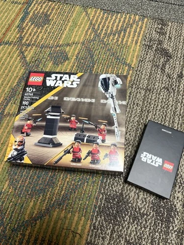 LEGO Star Wars Kamino Training Facility 40765 And Key Chain Gift With Purchase