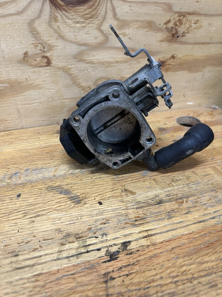 ✅ Cuerpo del acelerador BMW E30 M20 87-91 13541716066 ¡Con sensor! Foto 3 de 4