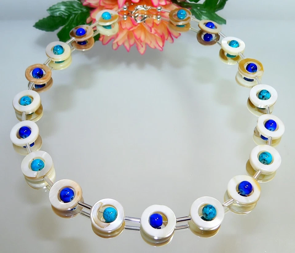 Halskette Collier Perlmutt natur weiss Donut Perlen blau dunkelblau türkis 353L - Bild 4 von 4