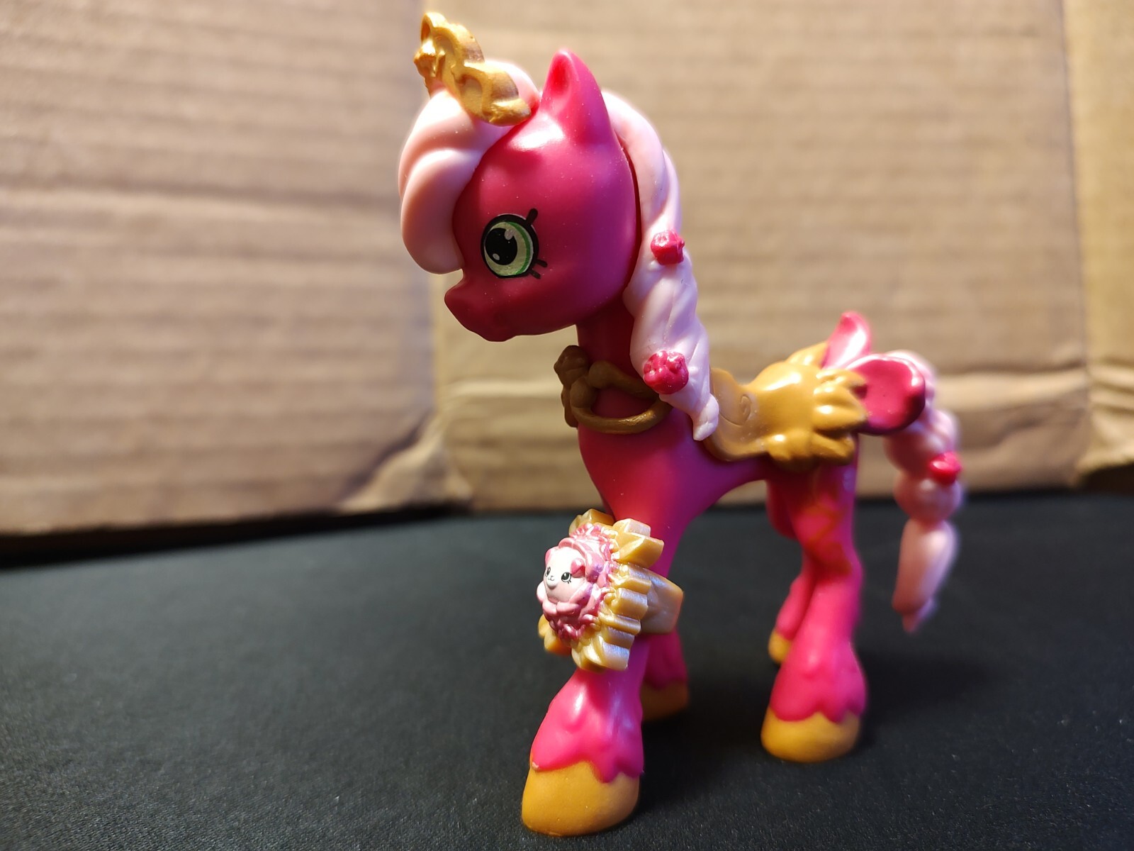 Happy Places Shopkins S4 Doll Royal Prancer Pony & Tulip Rin