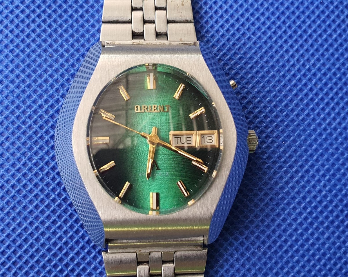 RARE ORIENT CHRONOACE 27 JEWELS REFLECTIVE GREEN WOOD GRAIN DIAL
