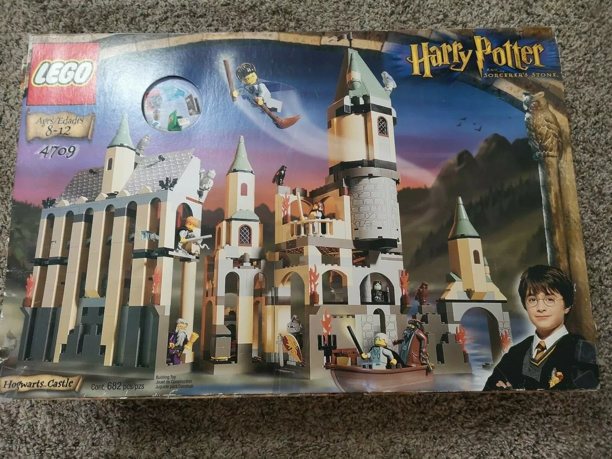 Lego # 4709 Harry Potter Hogwarts Castle w/ Instructions & Original Box