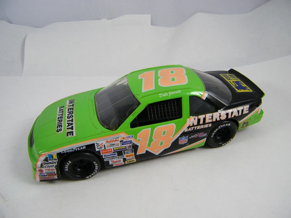 DALE JARRETT ~ INTERSTATE BATTERIES RACING #18 ~ TRANSPORTERS AND CARS - Image 2 of 4