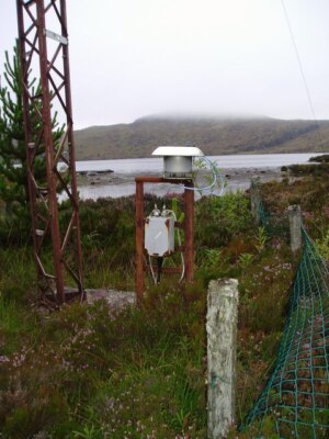 Foto 6x4 alte Wetterstation, Loch Fleet Loch Fleet\/NX5669 Low Cloud is c2007