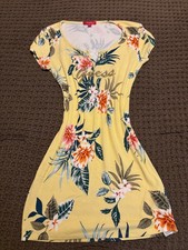 Guess dress size medium large brand new yellow tropical vacatin dress