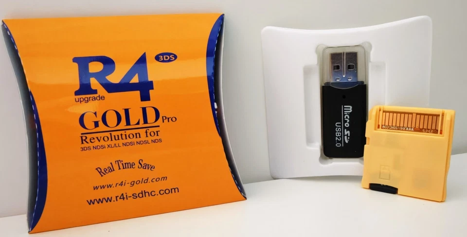 R4 Gold Pro 2025 + MicroSD 64Gb Con 2000 Giochi  - Immagine 2 di 4