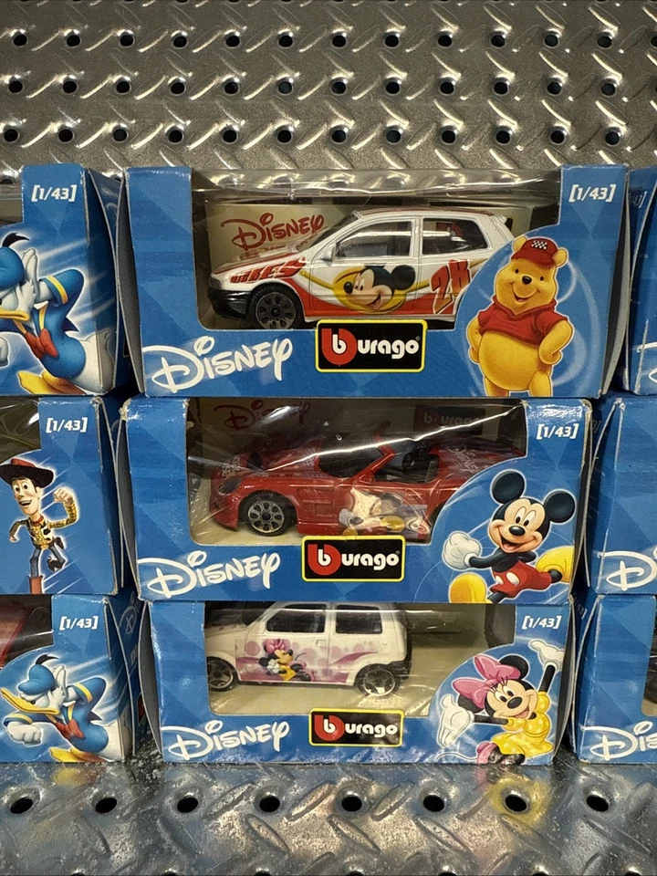 Juego de 12 coches escala 1/43 Mickey Mouse Racing #28 Burago Disney Foto 4 de 4