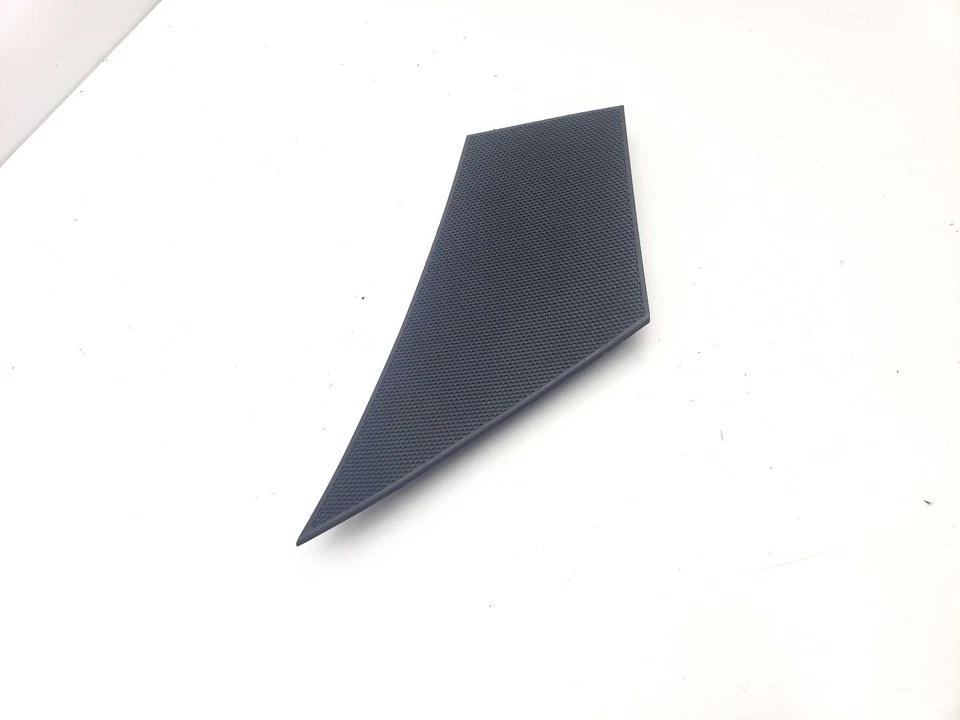 AUDI A3 8Y RIGHT FRONT DOOR LOUD SPEAKER COVER TRIM 8Y0035424A 2023 - Image 3 of 4