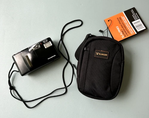 Olympus AF10 Japan Compact 35mm Film Camera and Pouch Point & Shoot 【Powers on】