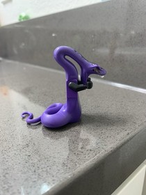 LEGO Pythor Chumsworth Minifigure 9449 Rise of the Snakes- CRACKED TORSO