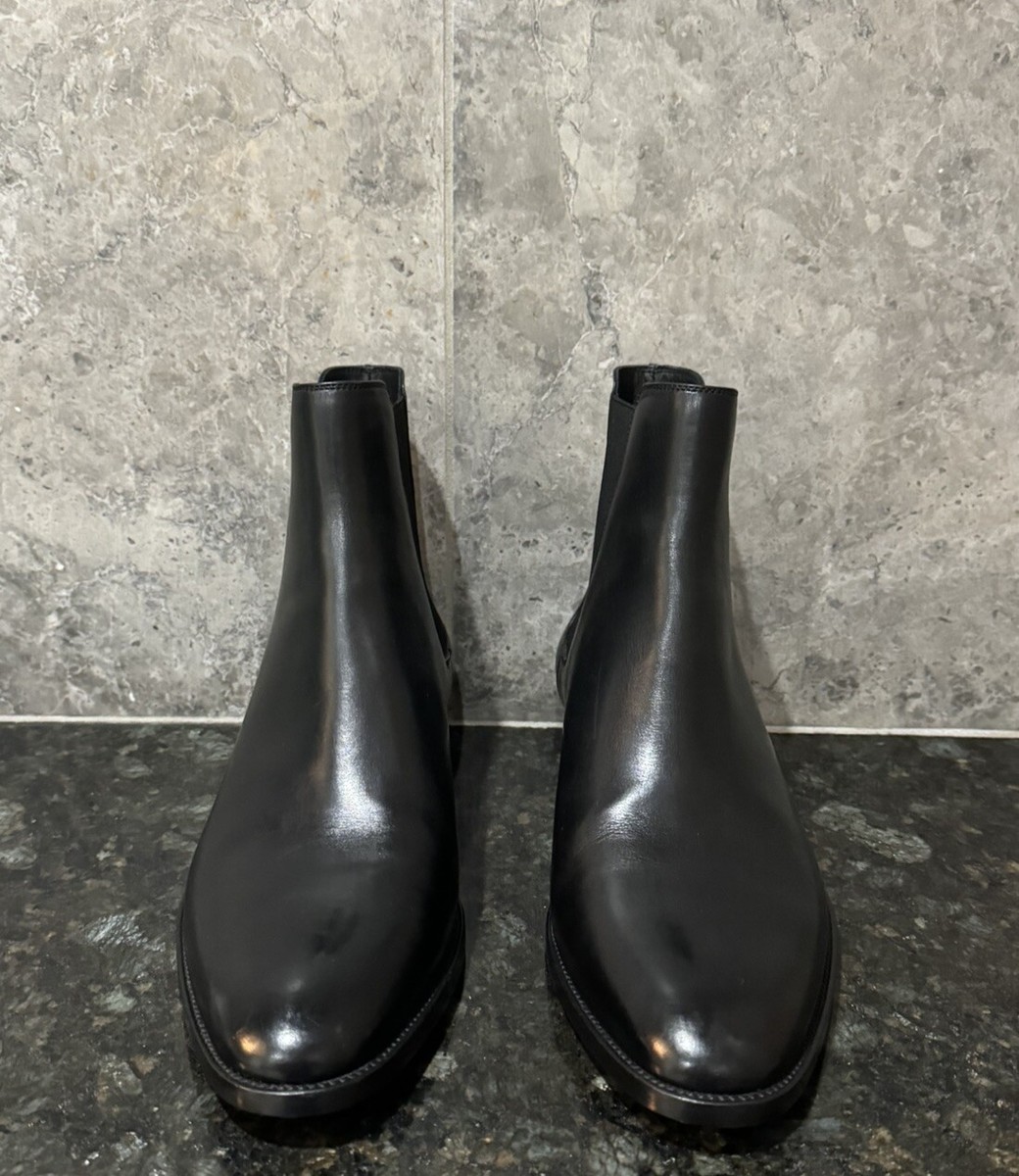 SAINT LAURENT Men's 'Wyatt 30' Leather Chelsea Boots Black SAINT LAURENT Men's 'Wyatt 30' Leather Chelsea Boots Black