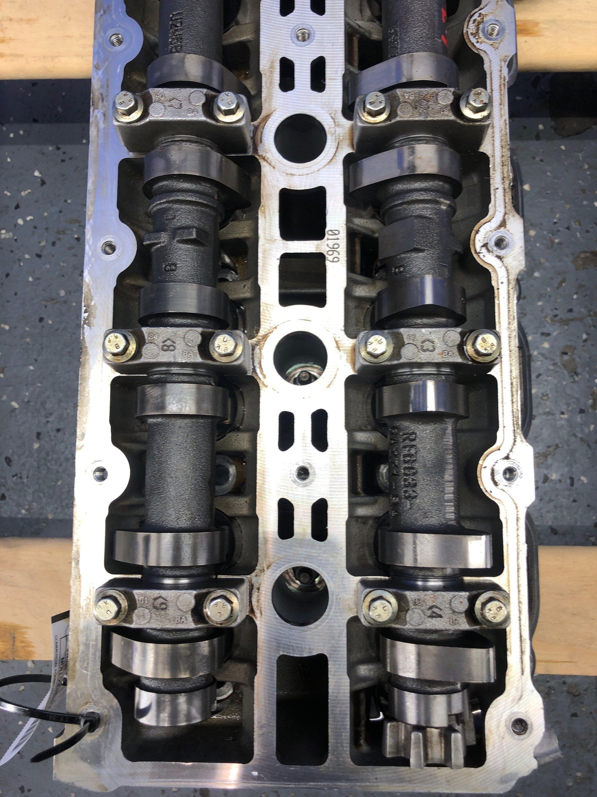 2006-2018 ASTON MARTIN VANTAGE V8 4.3L LEFT SIDE ENGINE CYLINDER HEAD OEM 2007