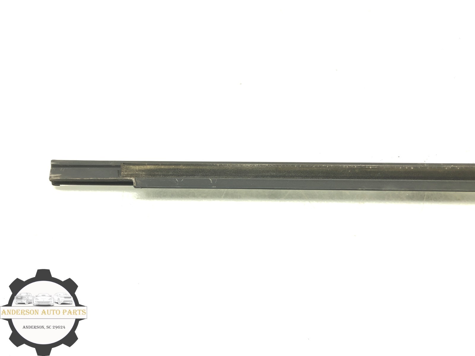 2014-2020 MASERATI QUATTROPORTE LEFT DRIVER FRONT DOOR WINDOW BELT MOLDING OEM