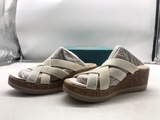 Bzees Women  s Reign Wedge Slide Sandal Size 9.5 M Sugar Fabric New in Box 