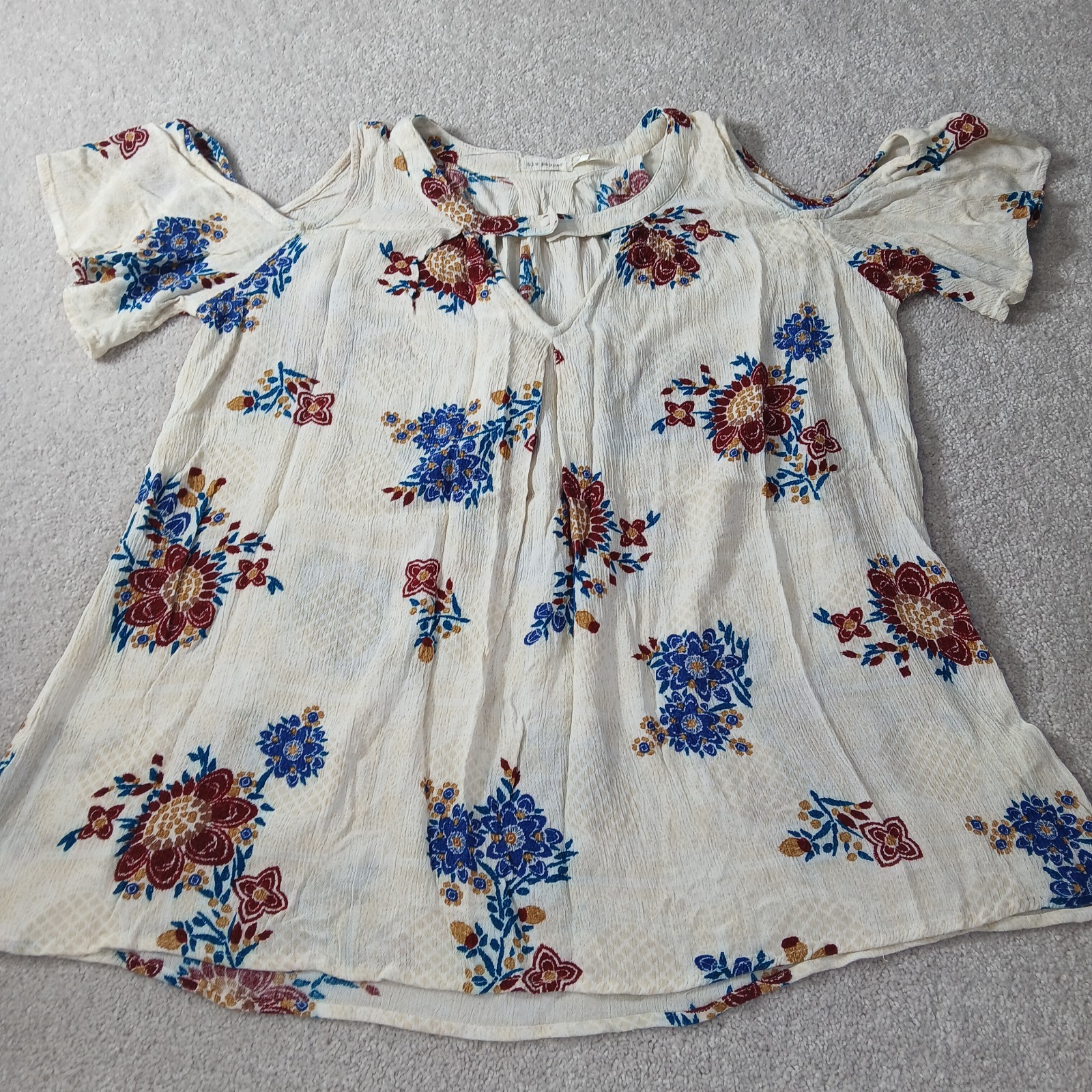 Blu Pepper Top Womens Medium Floral Short Sleeve Stretch Pullover Blouse Shirt