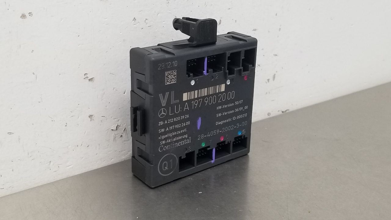 11 MERCEDES BENZ SLS AMG C197 DOOR CONTROL MODULE LEFT DRIVER 1979002000