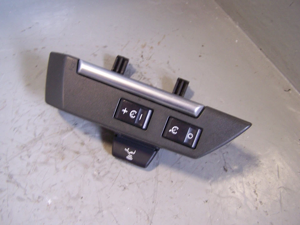 Controles de crucero del volante Discovery 3 Range Rover Sport XPD500750 Foto 2 de 4