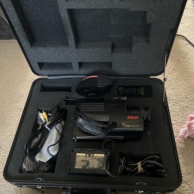 RCA Solid State Image Sensor VHS Camcorder CPR 100  OEM Hard Case, Tested Works