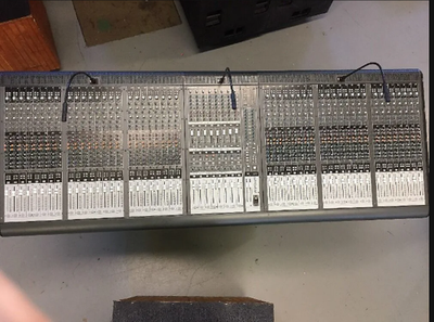 Mackie Onyx 4880 Mixing Console in Excellent condition. Never