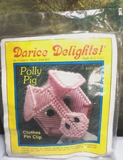 Vintage Darice Delights Polly Pig Clothes Pin Clip Plastic Grid Kit K101-68