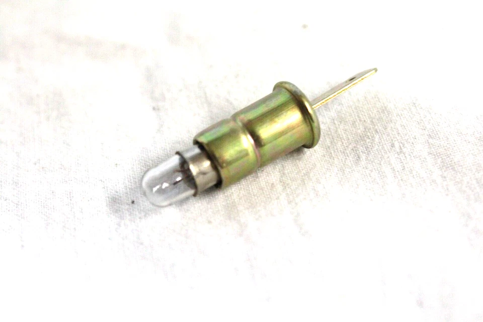 10 Lampenfassung + Birne 12V 2W Tachobeleuchtung Drehzahlmesser für Simson Moped - Bild 2 von 4