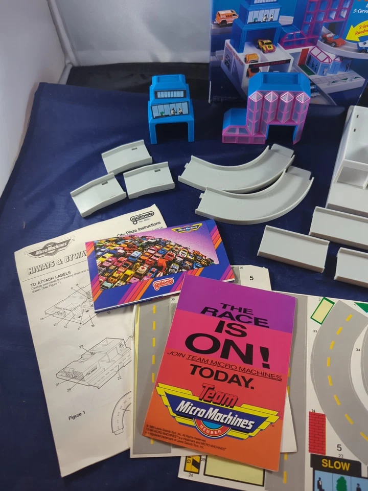 Micro Machines Hiways & Byways City Plaza Playset 1991 Galoob Toys Complete - Image 3 of 4