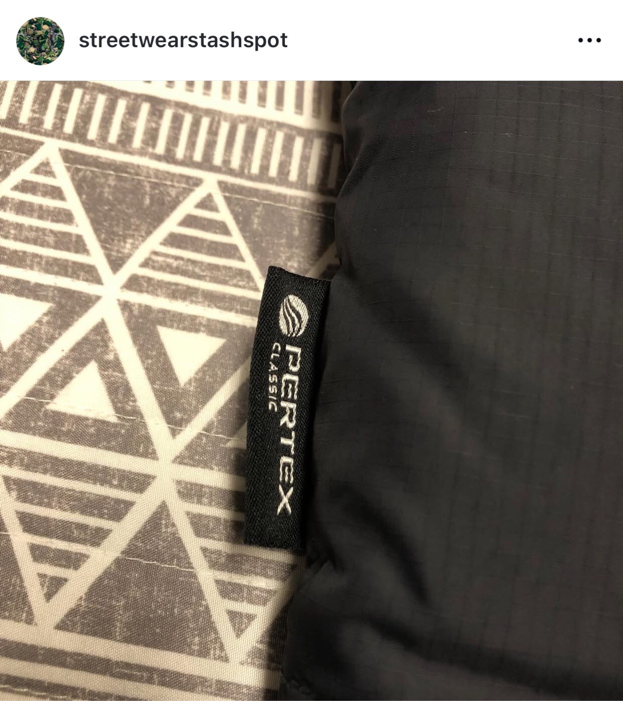 A Bathing Ape Bape Down Puffer Jacket Size Medium - image 7