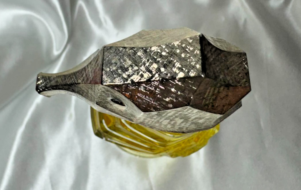 Avon Sea Horse Decanter Skin-So-Soft Bath Oil 6 oz. FULL w/Box