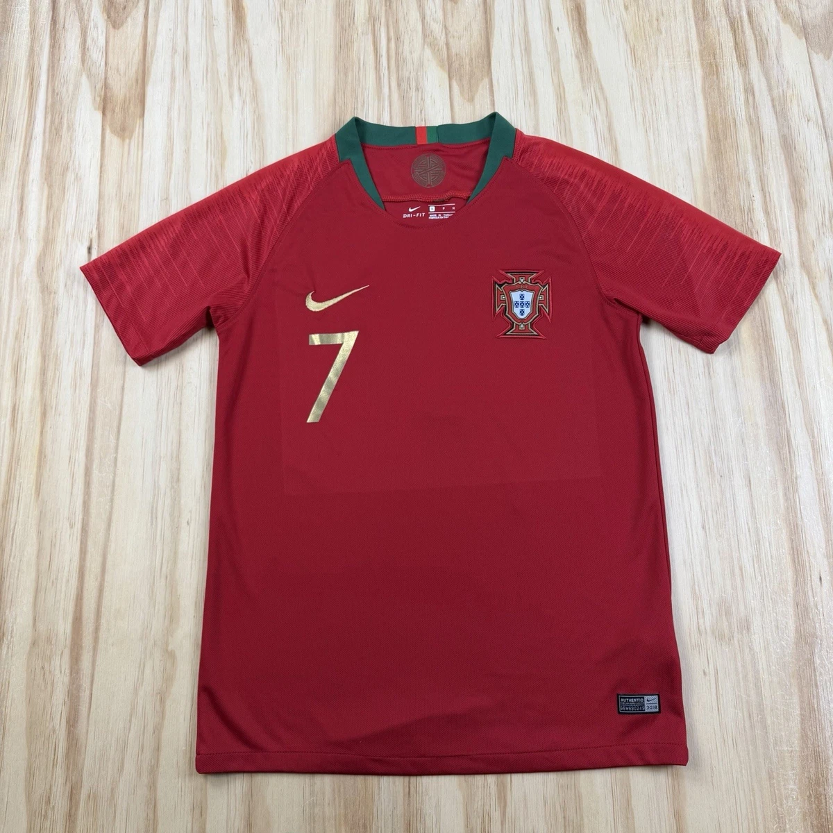 Preços baixos em Nike Cristiano Ronaldo Portugal National Team