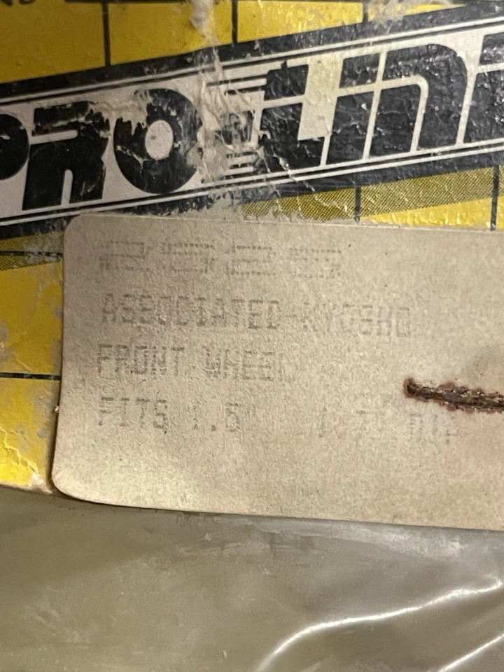 Associated RC10 Kyosho  Front Wheel Proline 2525 Vintage RC MIP 1007 8125 - Image 3 of 3