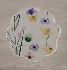 Frühling Blumen Deckchen in Blütenform 32 cm mit Satinband in weiß