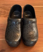 Womens Dansko Clog Women’s Size EU 38 US 7