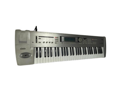 KORG TRITON Le 61 Key Music Workstation Synthesizer Keyboard Good GP