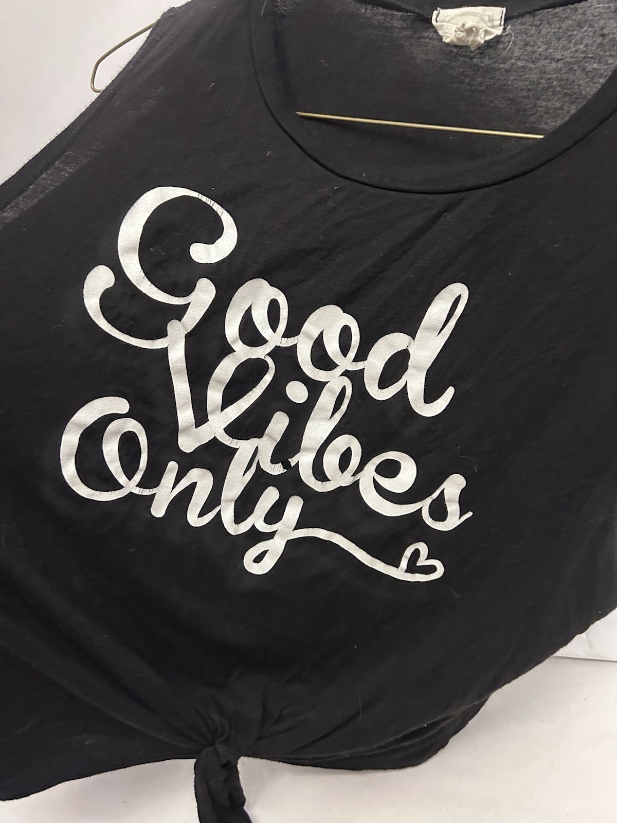 Dirtee Laundry Black womans XL sleeveless tshirt good vibes only