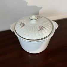VTG The Hall China Co - For The Forman Family Bean Pot - Ivory & Floral Lid 