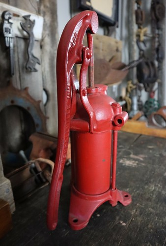 Antique Primitive Cast Iron Water Pump F & W Mfg Co - Picture 6 of 7