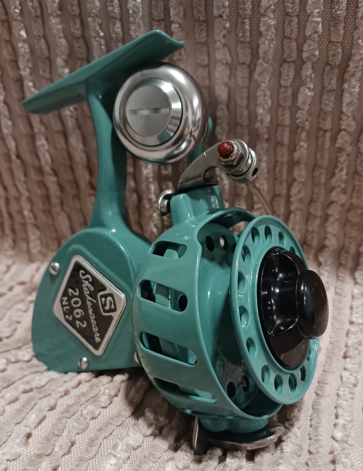Shakespeare 2062 Custom Spinning Reel.