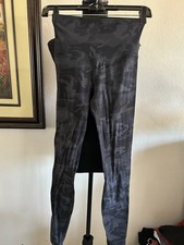 Lululemon Women's Align High Rise Ankle Leggings, Size 2, Camo, Soft Athletic