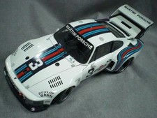 EXOTO Racing Legends 1/18 1976 Porsche 935 Martini #3 (Y120)