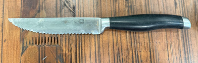 Pampered Chef 506 Serrated Utility Knife 4'' German Cr-Mo-V Steel Black Handle